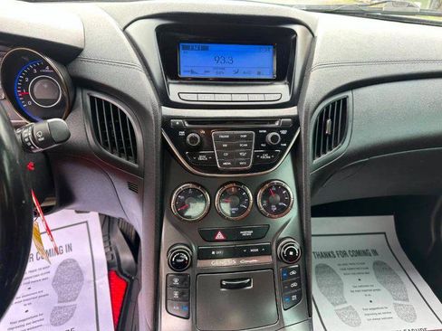 Used 2013 Hyundai Genesis 2.0T RWD image 12