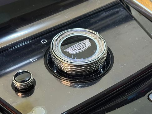 New 2025 Cadillac Escalade Sport Platinum w/ LPO, ONYX Package image 38