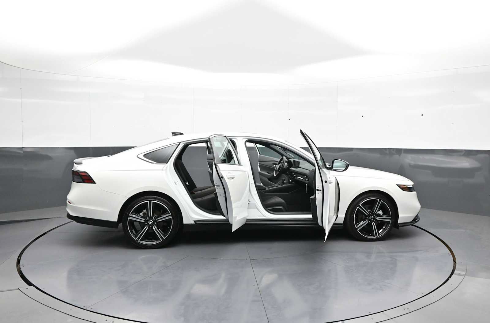 Used 2025 Honda Accord Sport image 39