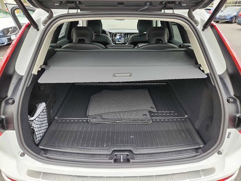 Used 2025 Volvo XC60 T8 Core w/ Protection Package Premier image 28