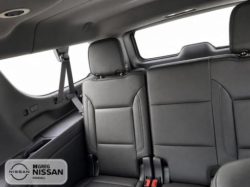 Used 2021 Chevrolet Suburban High Country RWD image 11