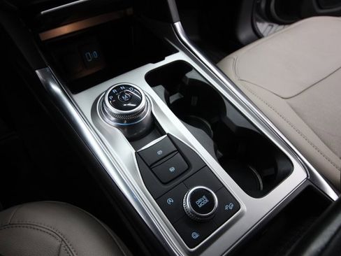 Used 2020 Ford Explorer Limited image 22