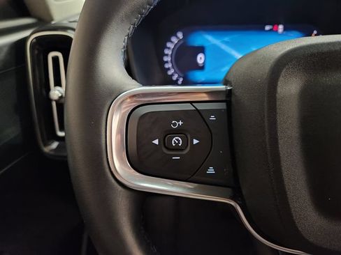 Certified 2026 Volvo XC40 B5 Plus AWD/4WD image 28