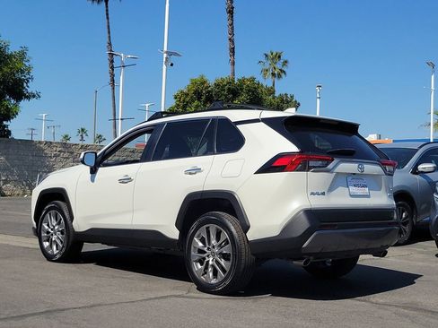 Used 2021 Toyota RAV4 Limited image 2