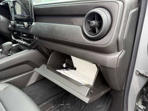 Used 2025 Chevrolet Colorado Trail Boss image 39