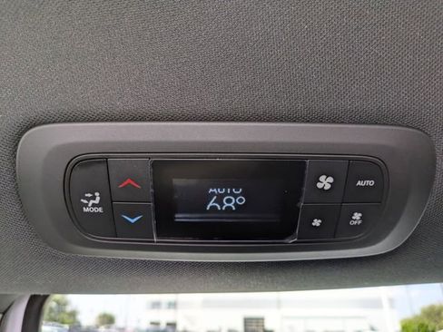 New 2026 Chrysler Pacifica Select w/ S Appearance Package FWD image 23
