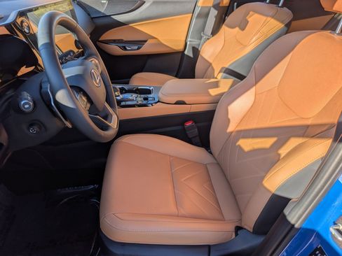 Used 2025 Lexus NX 350h AWD w/ Accessory Package (2T) image 5