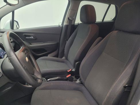 Used 2020 Chevrolet Trax LS w/ Tint and Cruise Package FWD image 17