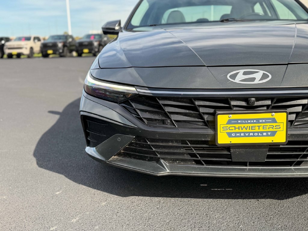 Used 2024 Hyundai Elantra Limited FWD image 4