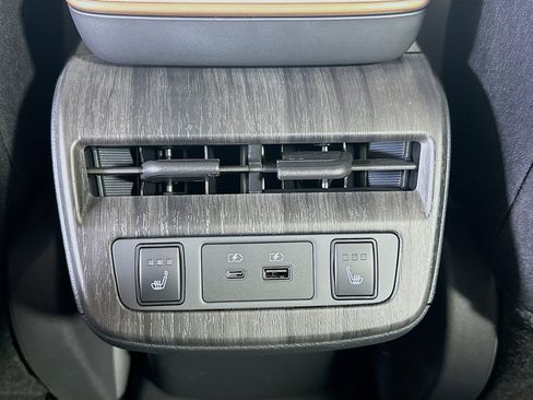 Used 2023 Nissan Ariya FWD image 27