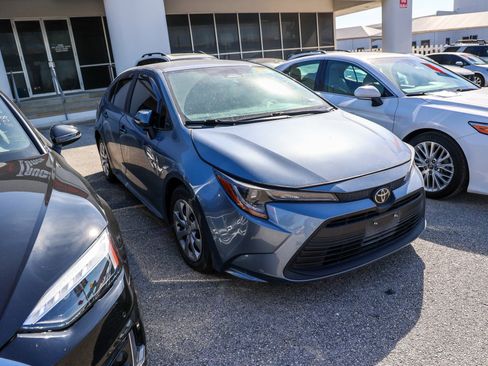 Used 2023 Toyota Corolla LE image 6