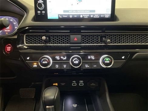 Certified 2022 Honda Civic Touring image 19