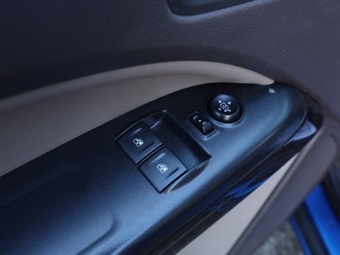 Used 2018 GMC Canyon SLE image 26