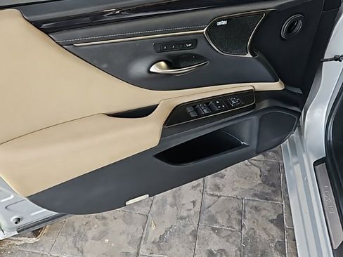 Used 2019 Lexus ES 350 Ultra Luxury image 26