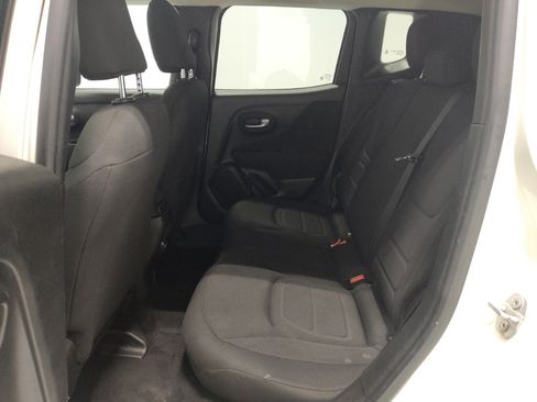 Used 2021 Jeep Renegade Latitude AWD/4WD image 18
