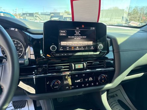 Used 2025 Nissan Pathfinder Rock Creek image 18