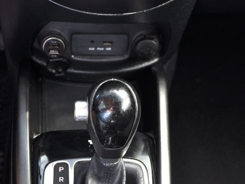 Used 2013 Kia Soul + FWD image 30