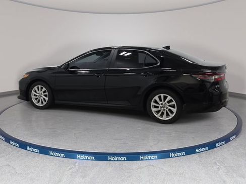 Used 2021 Toyota Camry LE FWD image 9