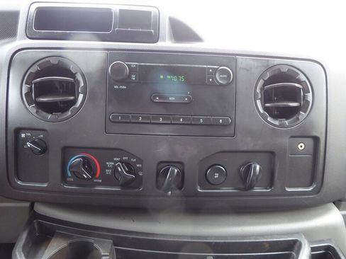 Used 2014 Ford E-250 and Econoline 250 Extended image 11