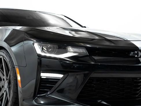 Used 2016 Chevrolet Camaro SS RWD image 15