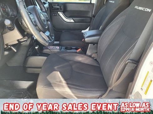Used 2015 Jeep Wrangler Unlimited Rubicon w/ Connectivity Group image 14