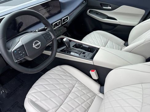 New 2026 Nissan Sentra SL w/ Floor Mat Package FWD image 10