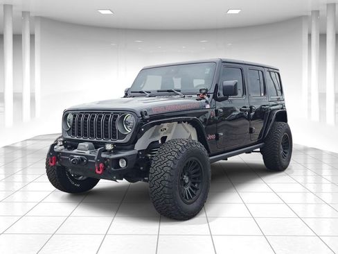 Used 2025 Jeep Wrangler Unlimited Rubicon w/ Convenience Group image 7
