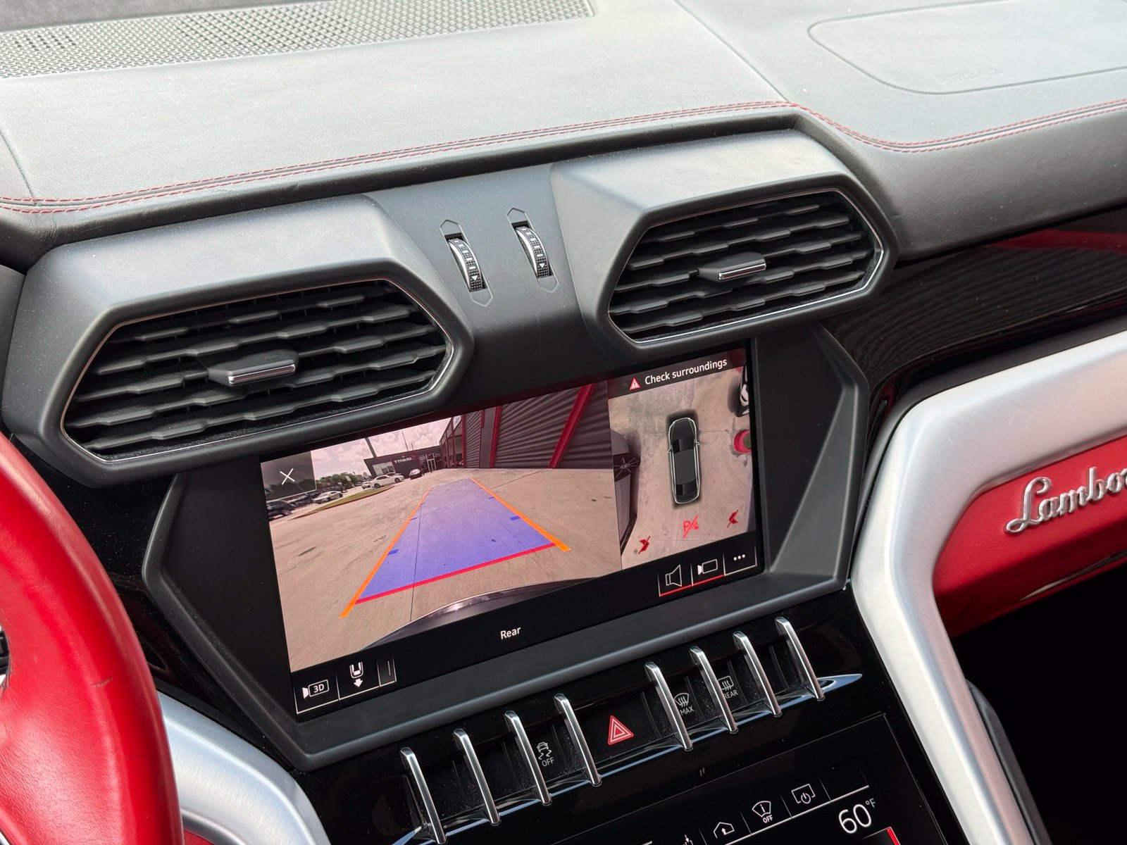 Used 2019 Lamborghini Urus AWD/4WD image 36