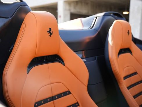 Used 2023 Ferrari SF90 Spider image 31