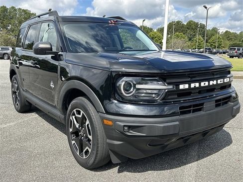 Used 2021 Ford Bronco Sport Outer Banks w/ Outer Banks Package (96D) image 3