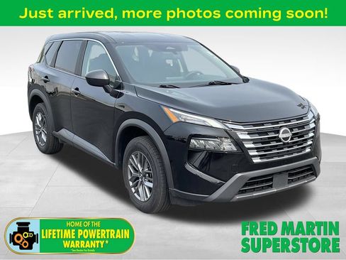 Used 2024 Nissan Rogue S AWD/4WD image 1