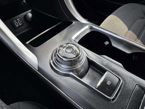 Used 2020 Ford Fusion SE image 27