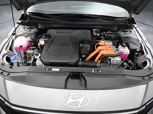 Used 2025 Hyundai Elantra SEL FWD image 49
