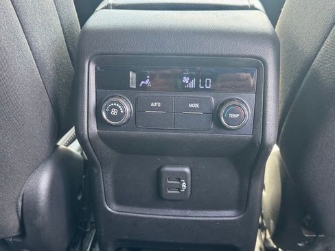 Used 2019 GMC Acadia SLE FWD image 12