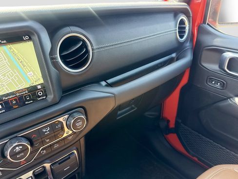 Used 2023 Jeep Wrangler Unlimited Sahara w/ Cold Weather Group AWD/4WD image 24