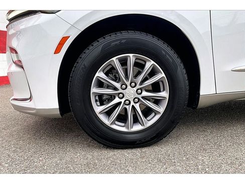 Used 2022 Buick Enclave Premium image 9