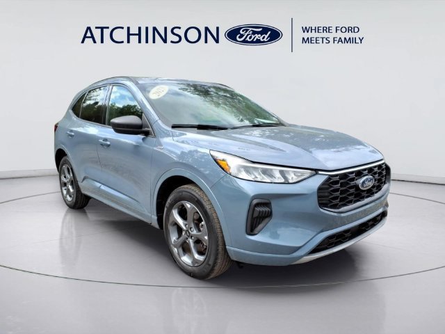 Certified 2023 Ford Escape ST-Line w/ Tech Pack #1 AWD/4WD image 3