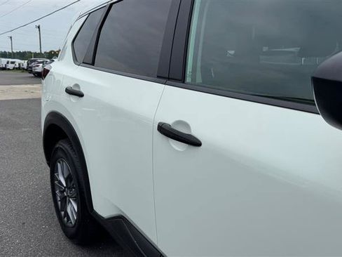 Used 2023 Nissan Rogue S AWD/4WD image 22