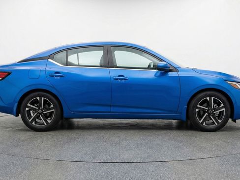 Used 2025 Nissan Sentra SV FWD image 11
