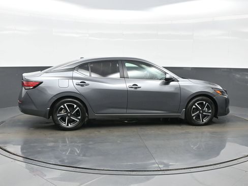 Used 2025 Nissan Sentra SV w/ All-Weather Package FWD image 7