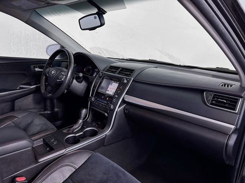 Used 2015 Toyota Camry XSE image 33