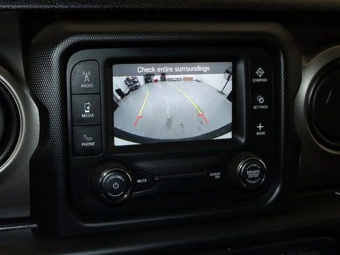 Used 2018 Jeep Wrangler Unlimited Sport image 18