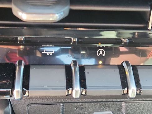 New 2026 GMC Canyon Elevation w/ Convenience Package image 17