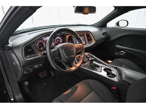 Used 2019 Dodge Challenger SXT w/ Blacktop Package image 9