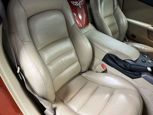 Used 2006 Chevrolet Corvette Convertible w/ Preferred Equipment Group RWD image 23