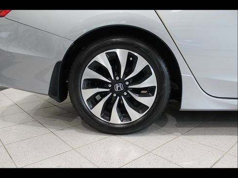 Used 2017 Honda Accord Touring image 11