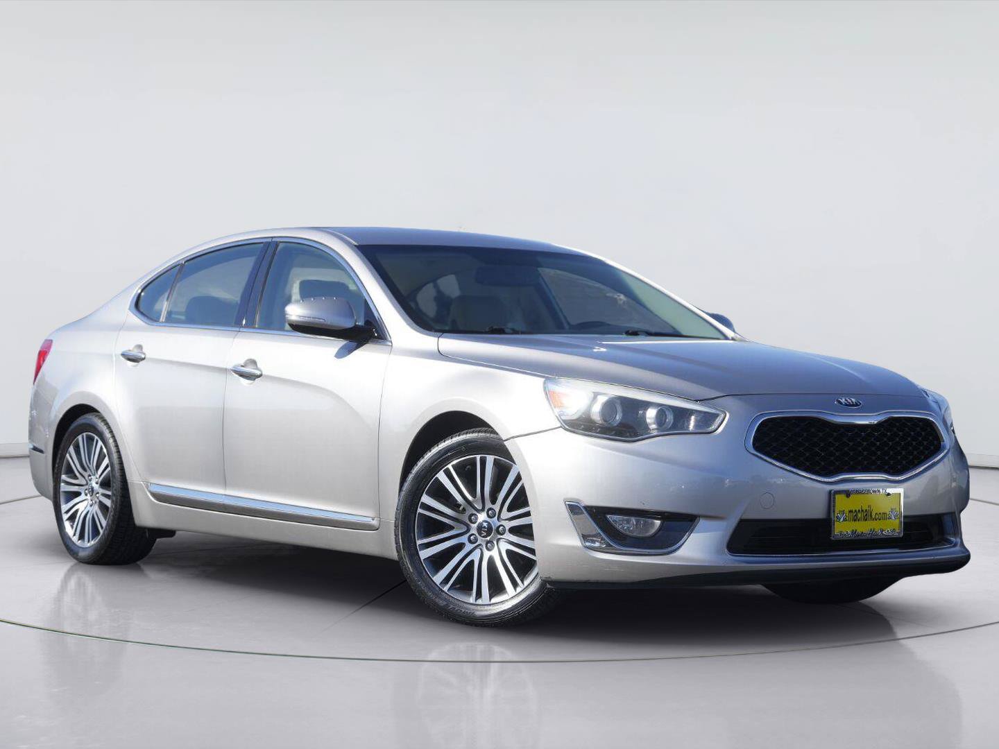 Used 2015 Kia Cadenza Premium FWD image 2
