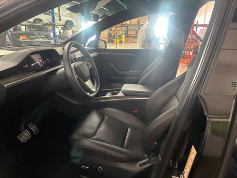 Used 2023 Tesla Model X AWD/4WD image 12