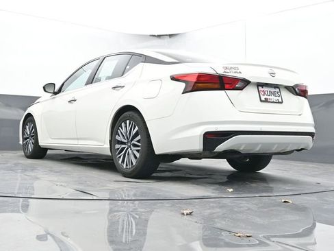 Used 2025 Nissan Altima 2.5 SV image 46