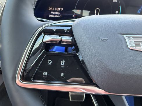 New 2026 Cadillac Optiq Luxury 1 image 24